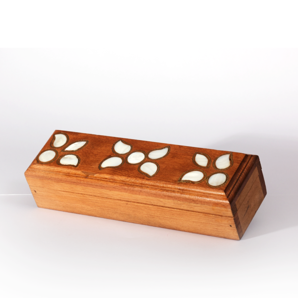 arttr-urun-ahsap-sedef-kutu-3 Yasemin | El Yapımı Sedef Kakma Dikdörtgen İçi Bordo Kadife Ahşap Kutu – Geleneksel Kakma Sanatıyla Özgün Tasarım