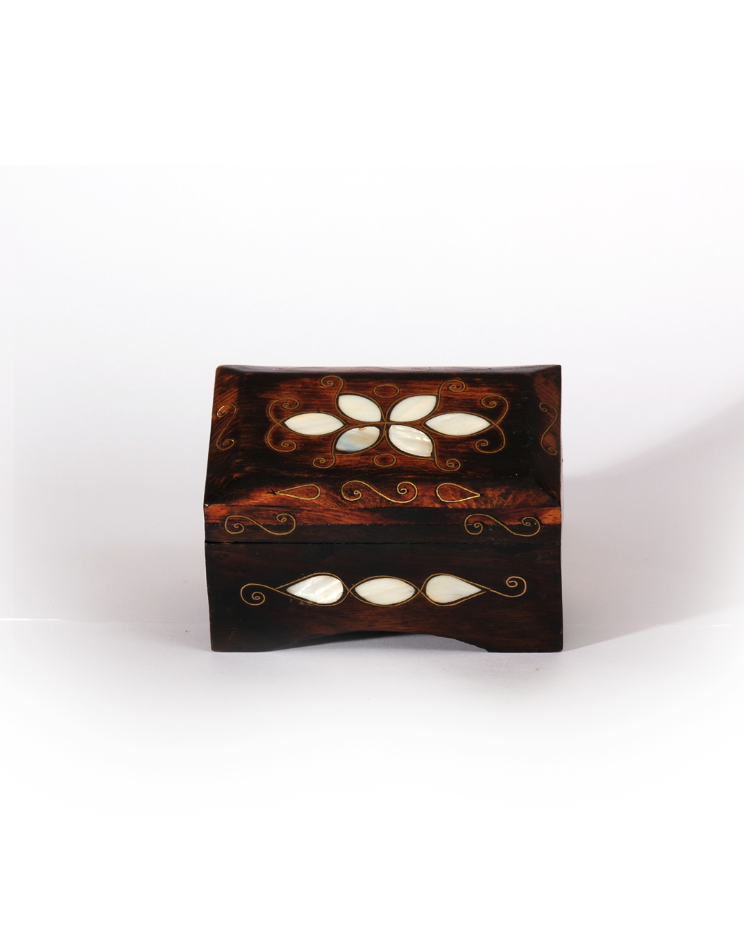 Yasemin | El Yapımı Sedef Kakma Ahşap Kutu İçi Kırmızı Kadife Kaplı – Geleneksel Kakma Sanatıyla Özgün Tasarım - Görsel 5